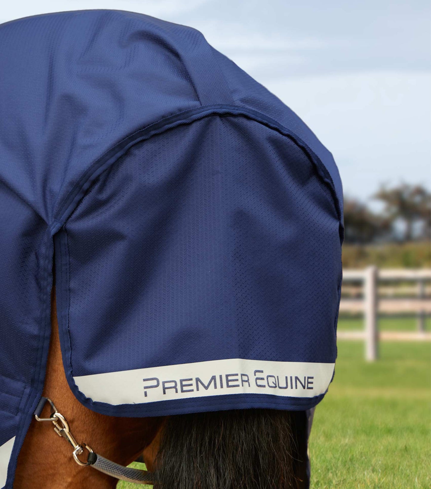 Couverture d'extérieur PREMIER EQUINE "Stratus 600D" 0gr avec couvre-cou classique amovible