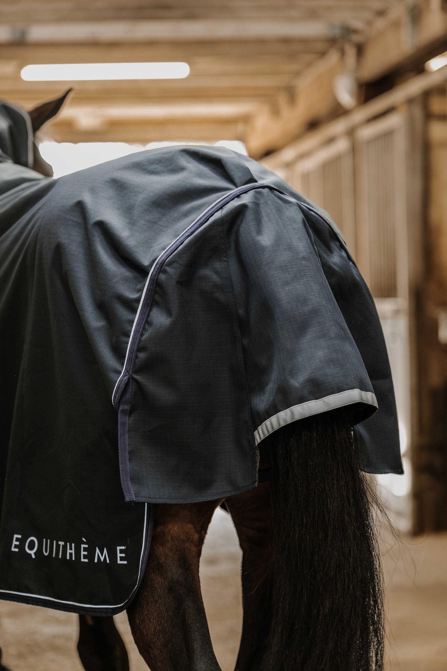 Chemise d'extérieur 0g EQUITHÈME - Anatomic combo 1200D (avec couvre-cou intégré)