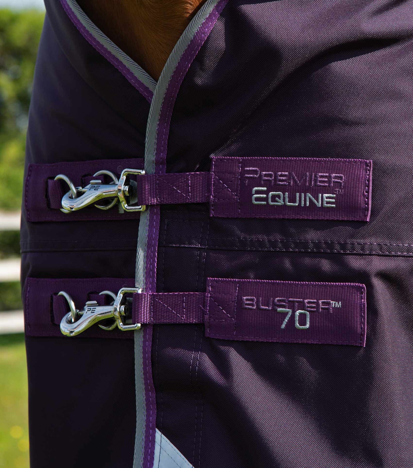 Couverture d'extérieur PREMIER EQUINE "BUSTER 840D" 70g avec couvre-cou classique amovible