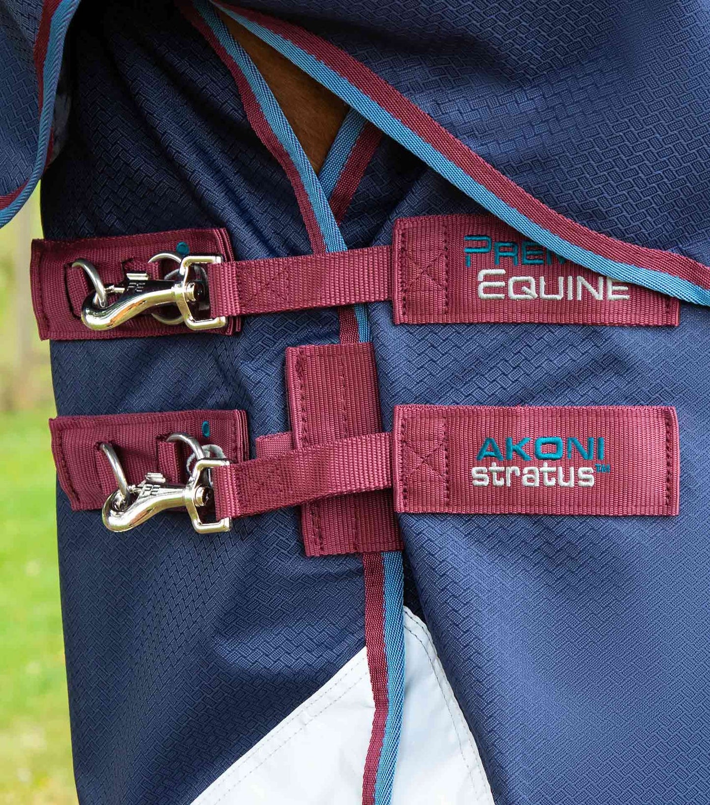 Couverture d'extérieur PREMIER EQUINE "AKONI 600D" 0gr avec couvre cou classique amovible