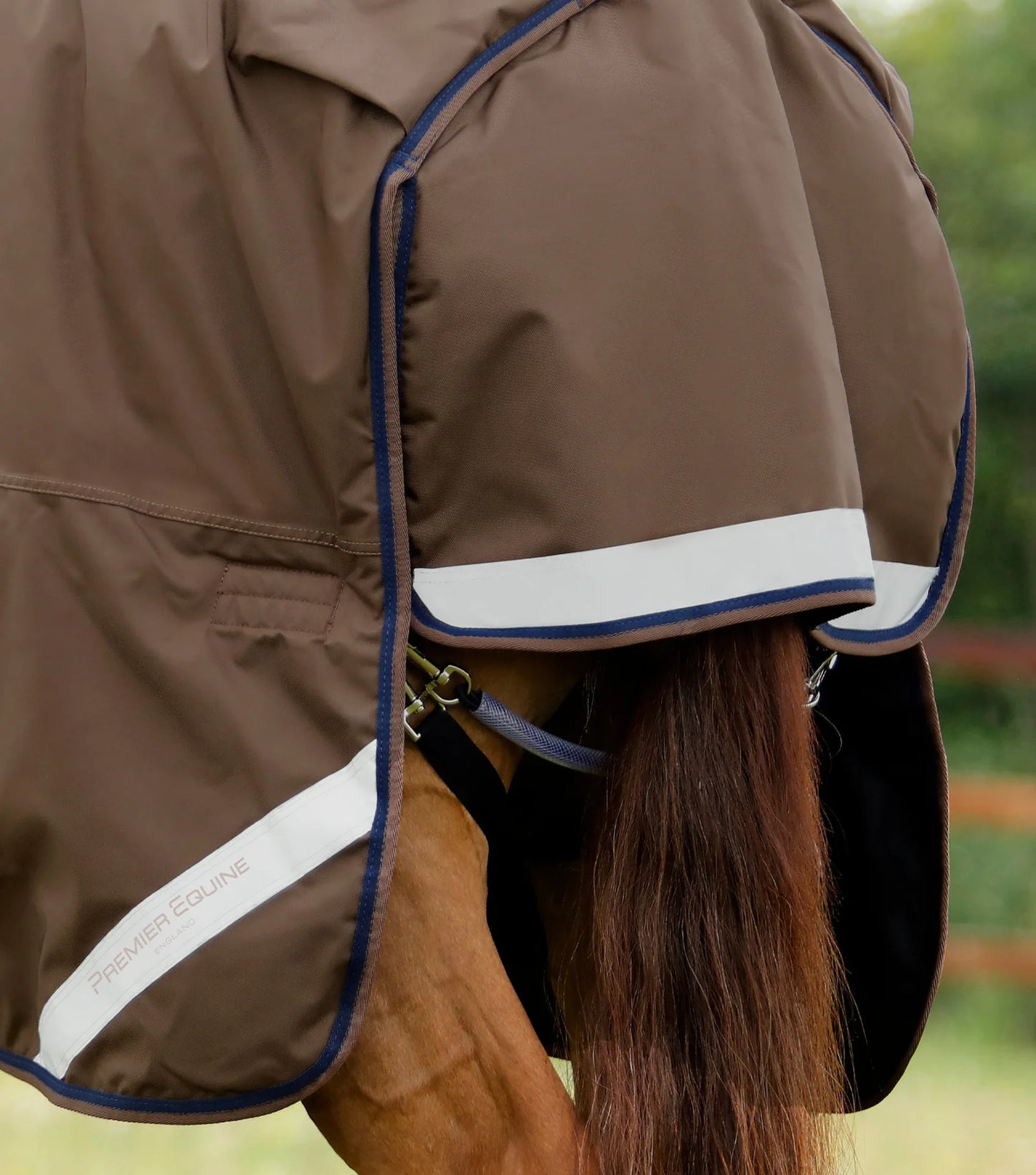 Couverture d'extérieur PREMIER EQUINE "BUSTER 840D" 400g avec couvre-cou ajusté amovible