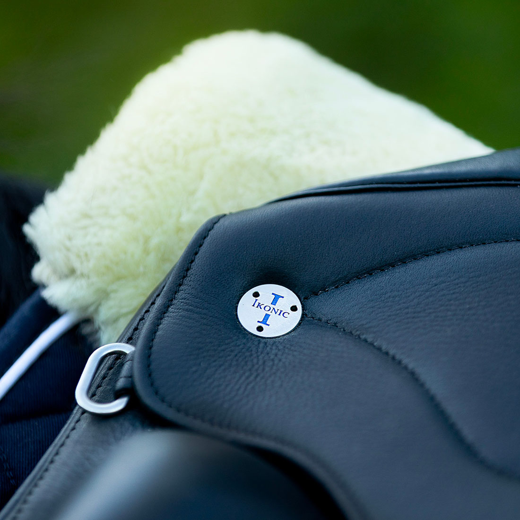 DHY03 H+ Selle de Dressage Light Monoquartier