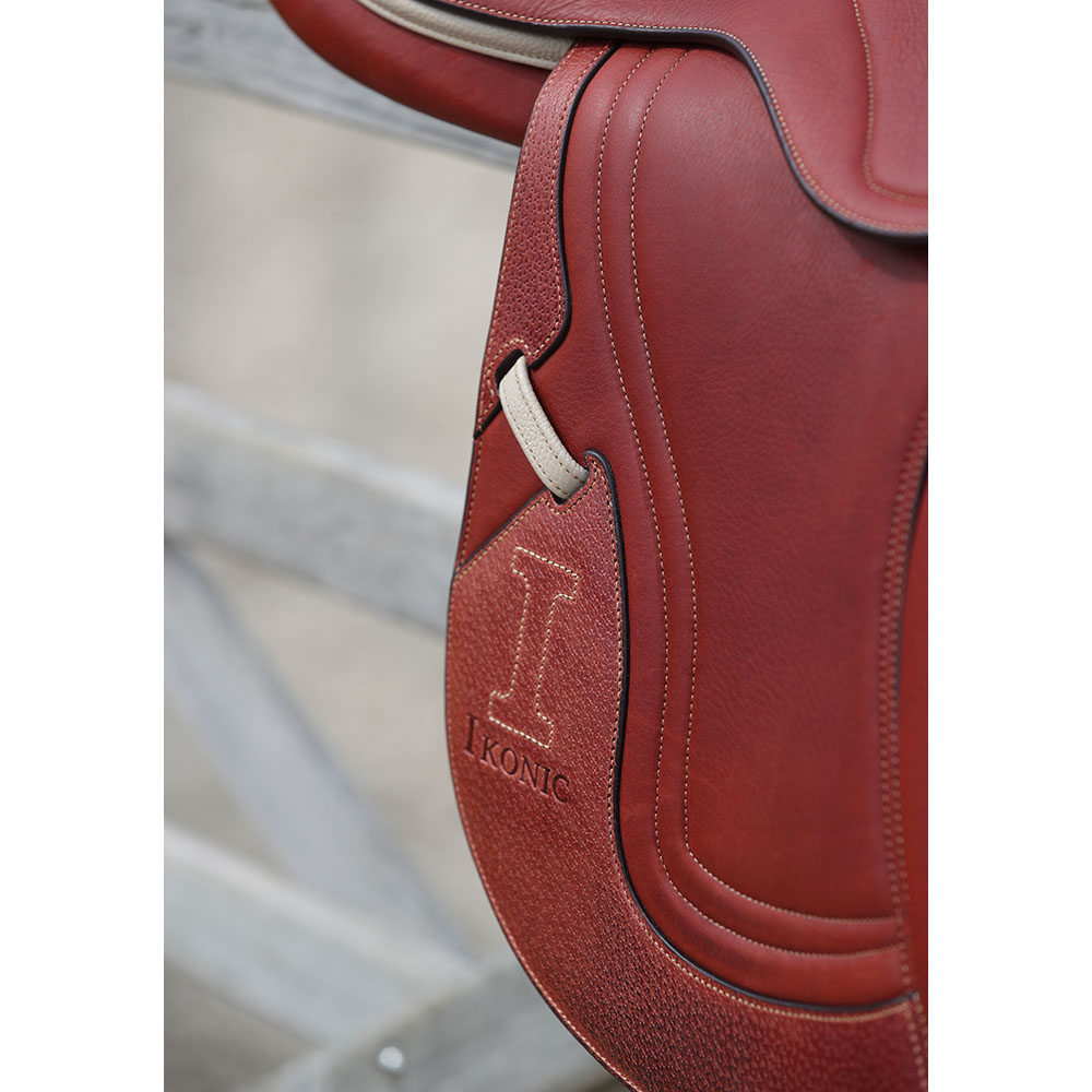 JEV02 – Selle de saut Evolution Lignée