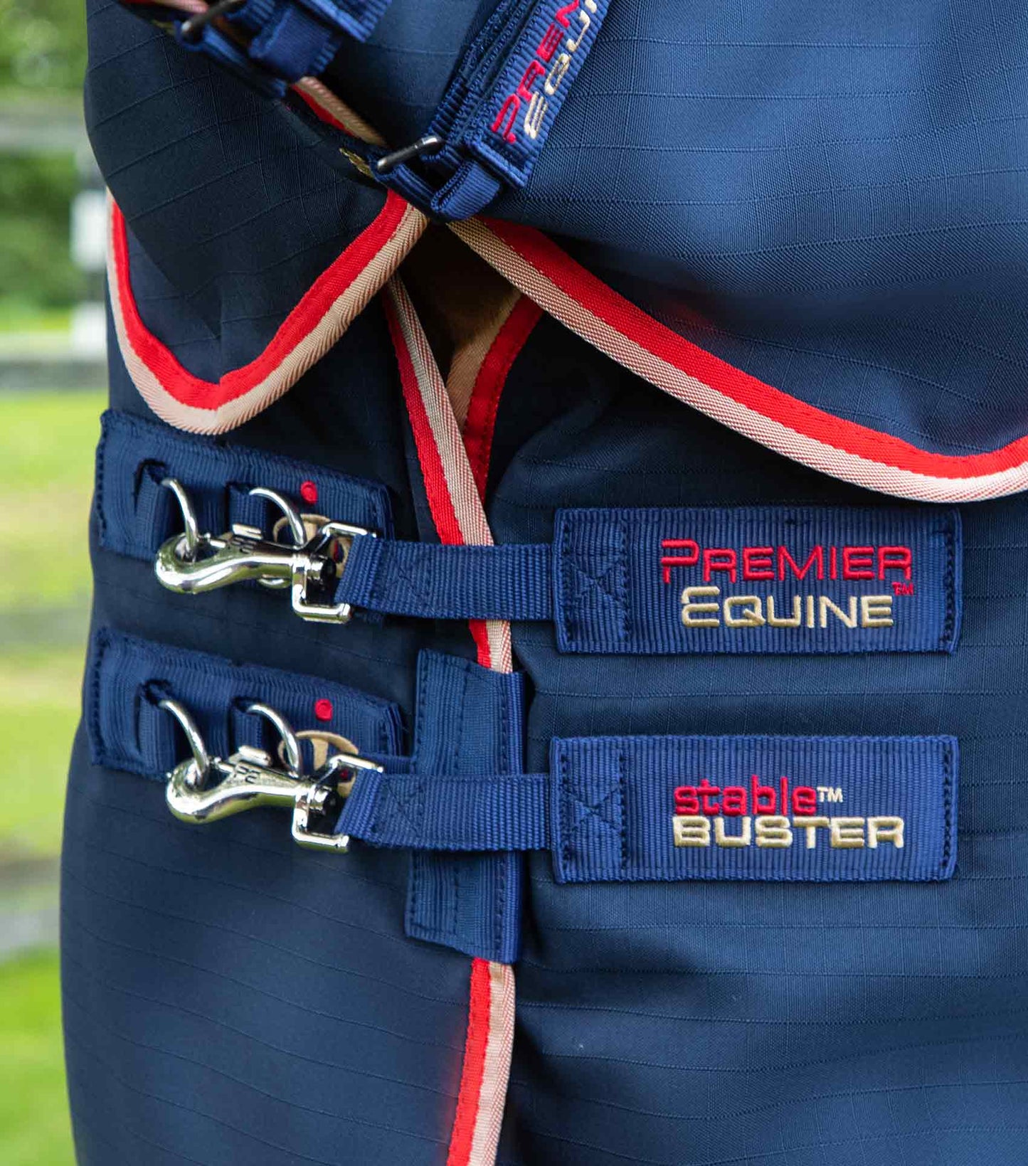 Couverture d'écurie PREMIER EQUINE Buster 1000D 100gr avec couvre-cou amovible