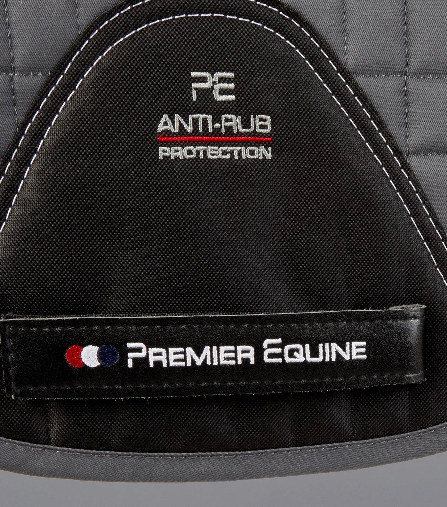 Tapis de saut PREMIER EQUINE antidérapant Close Contact Tech Grip Pro