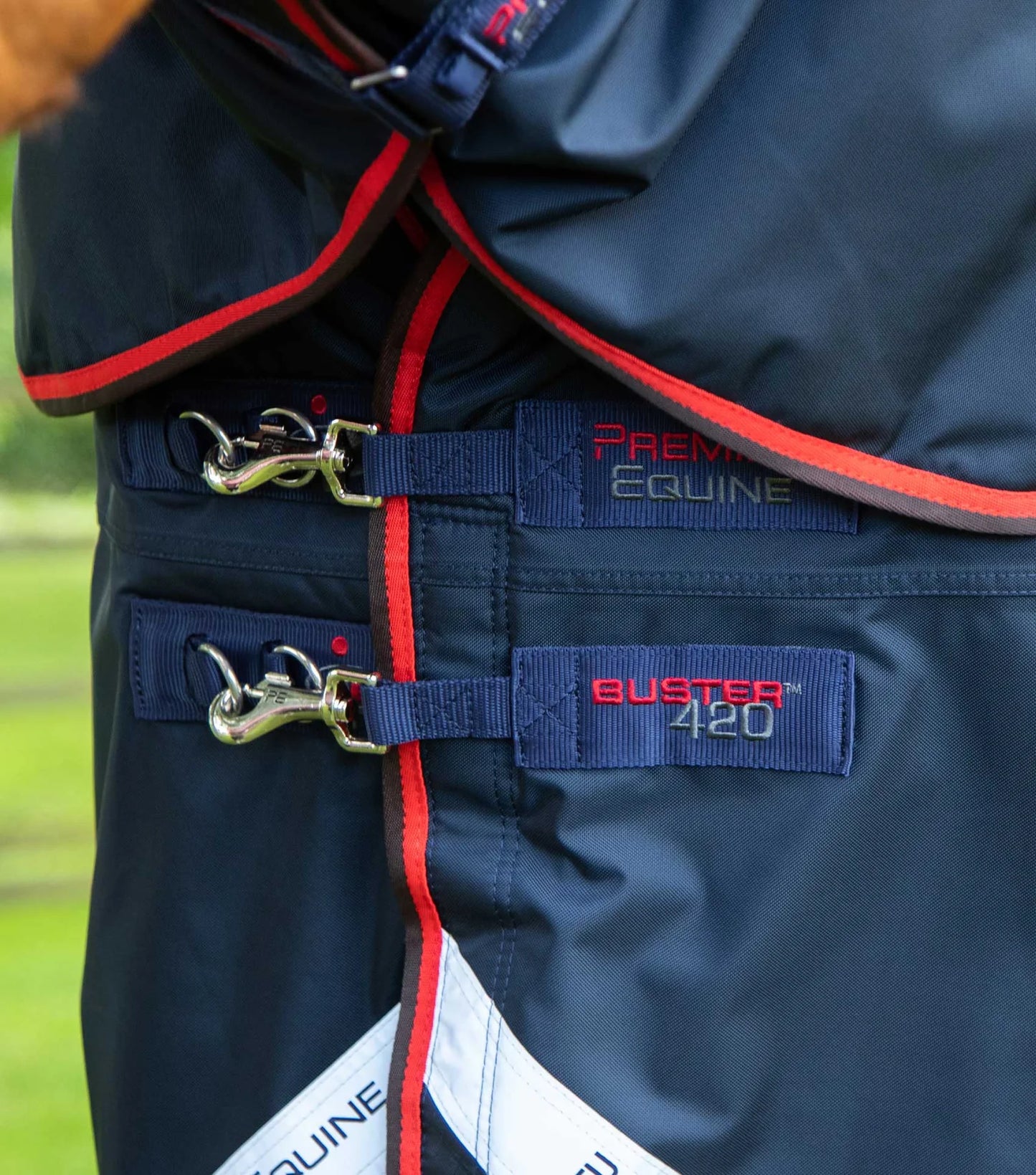 Couverture d'extérieur PREMIER EQUINE "BUSTER 840D" 420g  avec couvre-cou classique amovible