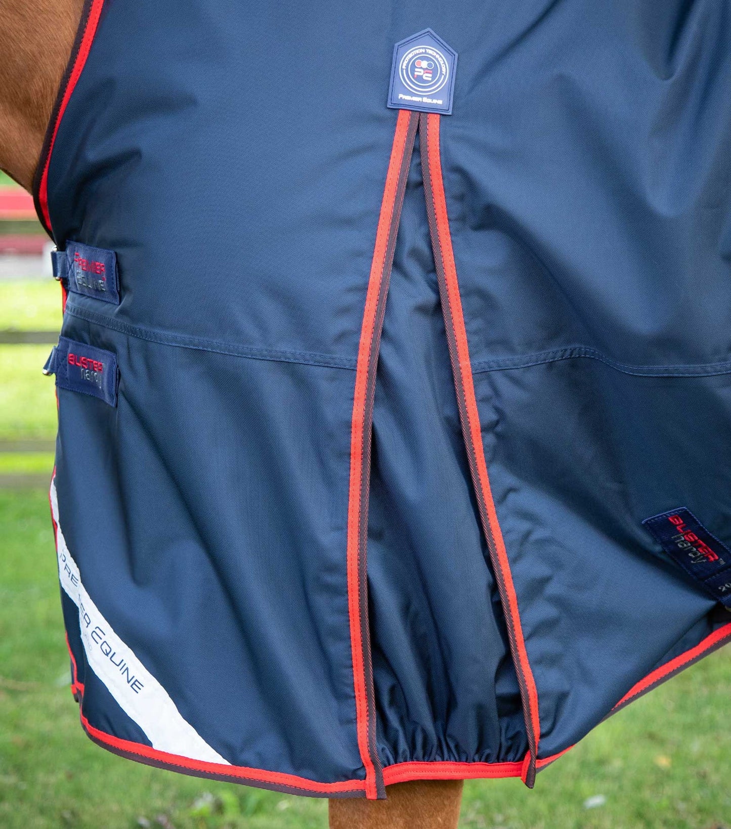 Couverture d'extérieur PREMIER EQUINE "BUSTER 840D" Hardy 200g col montant