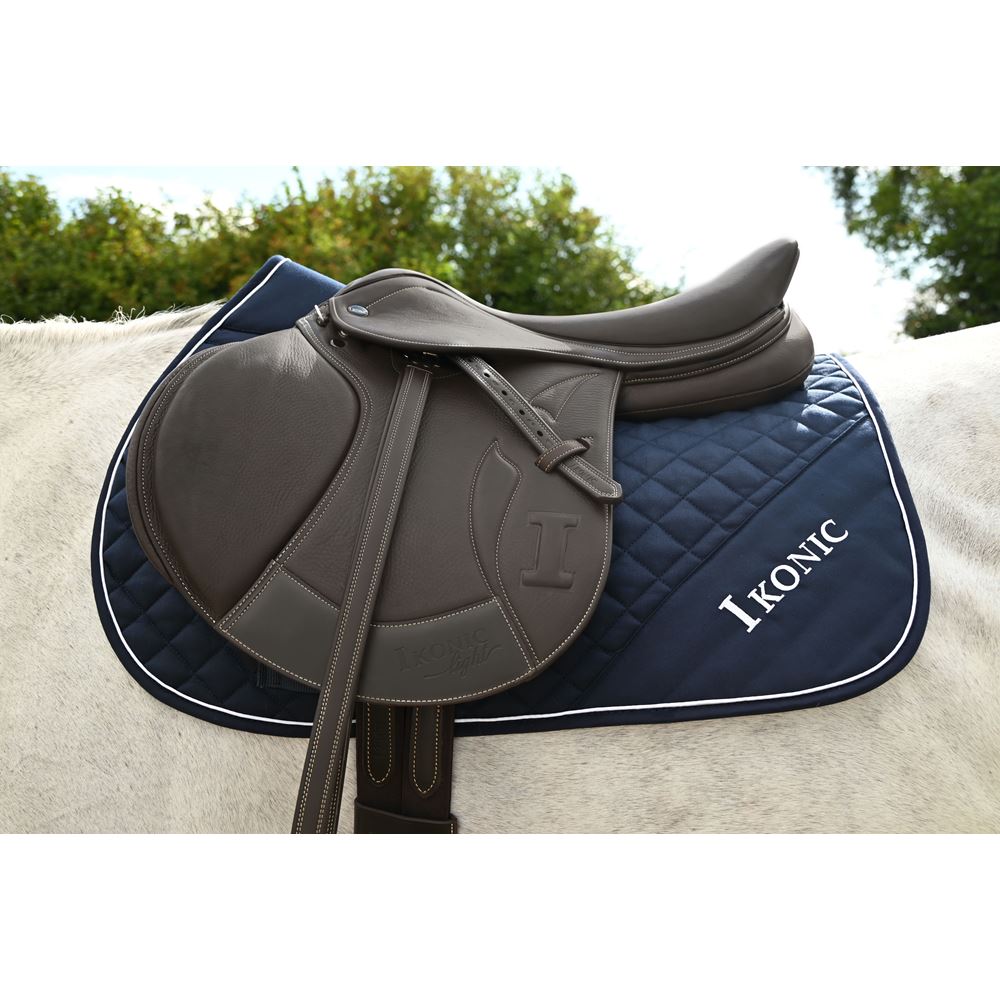 Selle de saut doublée Ikonic "Light" personnalisable